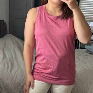 LULULEMON Swiftly High Neck Tank Top 2.0 in Plum. Size 8